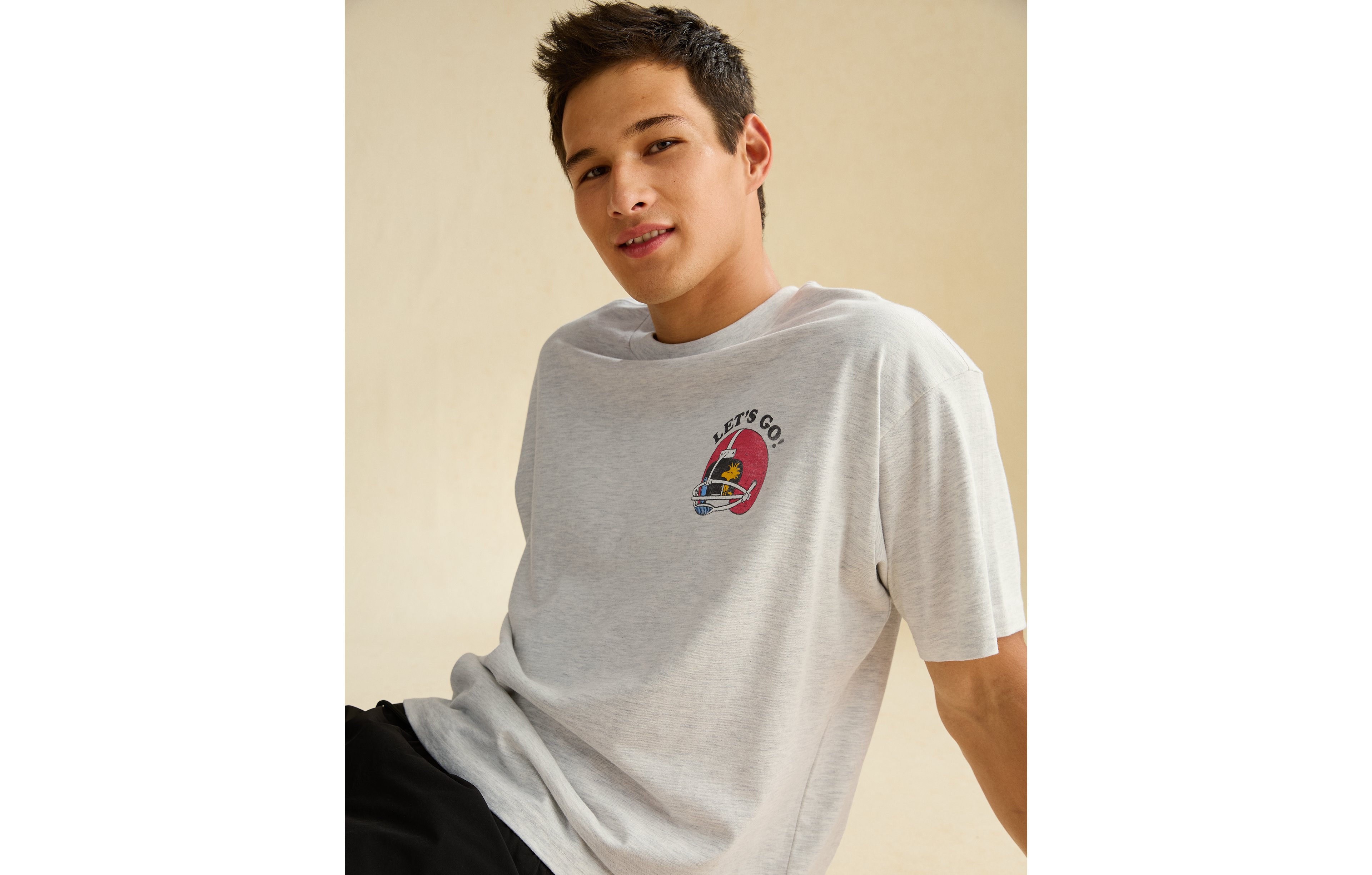 AE Boxy Fit Snoopy Graphic T-Shirt