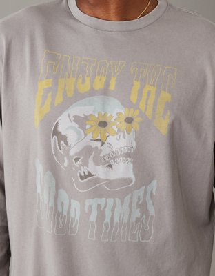 AE Super Soft Long-Sleeve Halloween Graphic T-Shirt