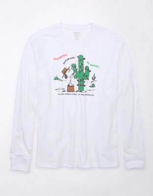 AE Long-Sleeve Snoopy Graphic Holiday T-Shirt
