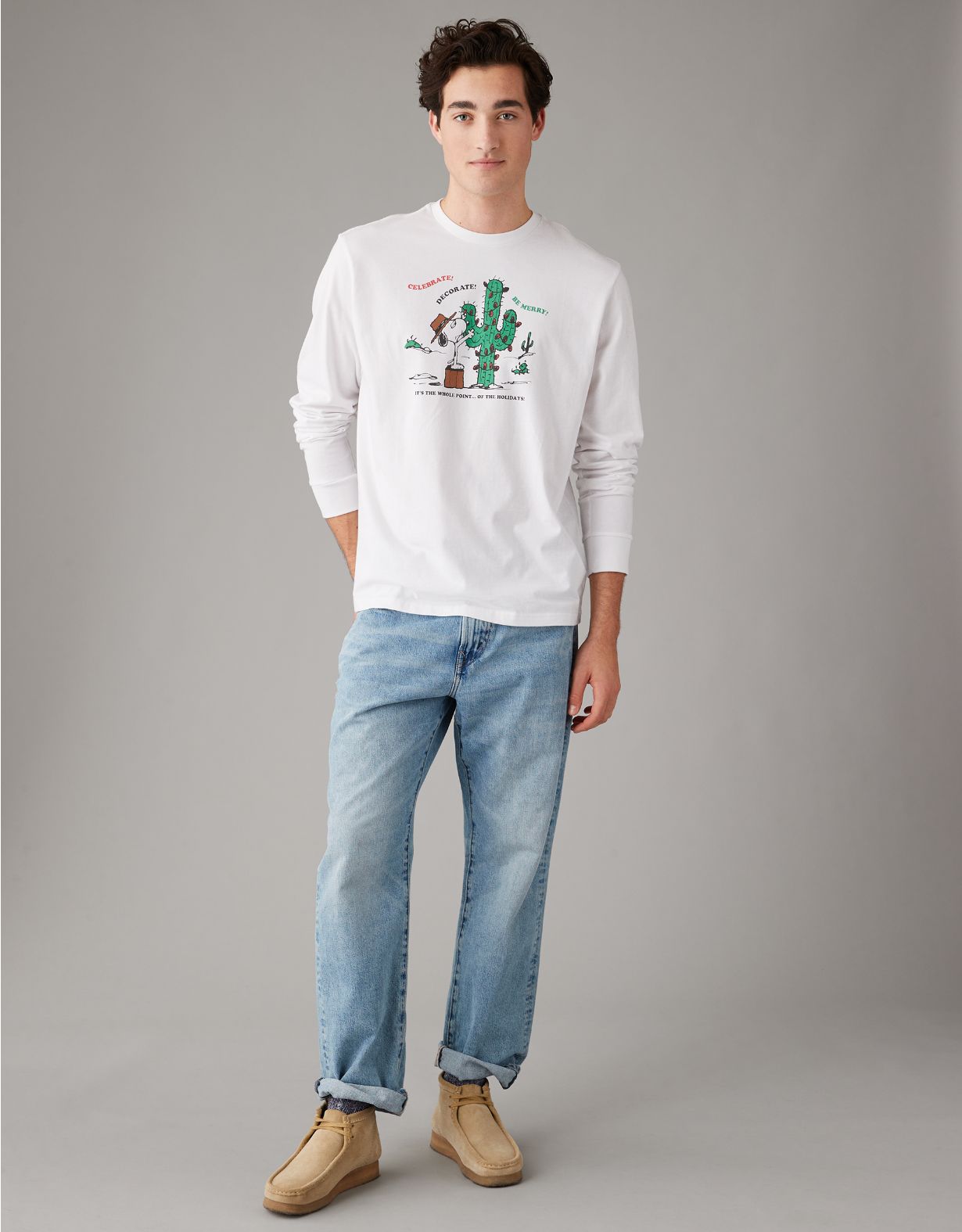 AE Long-Sleeve Snoopy Graphic Holiday T-Shirt