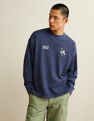 AE Boxy Fit Snoopy Long-Sleeve Graphic T-Shirt