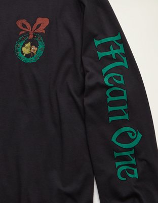AE Standard Fit Grinch Long-Sleeve Graphic T-Shirt