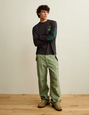 AE Standard Fit Grinch Long-Sleeve Graphic T-Shirt