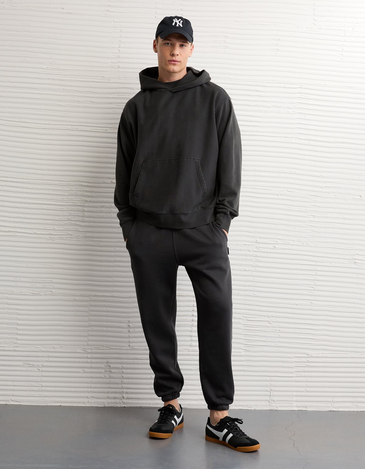 AE Laidback Luxe Heavyweight Hoodie - image 5