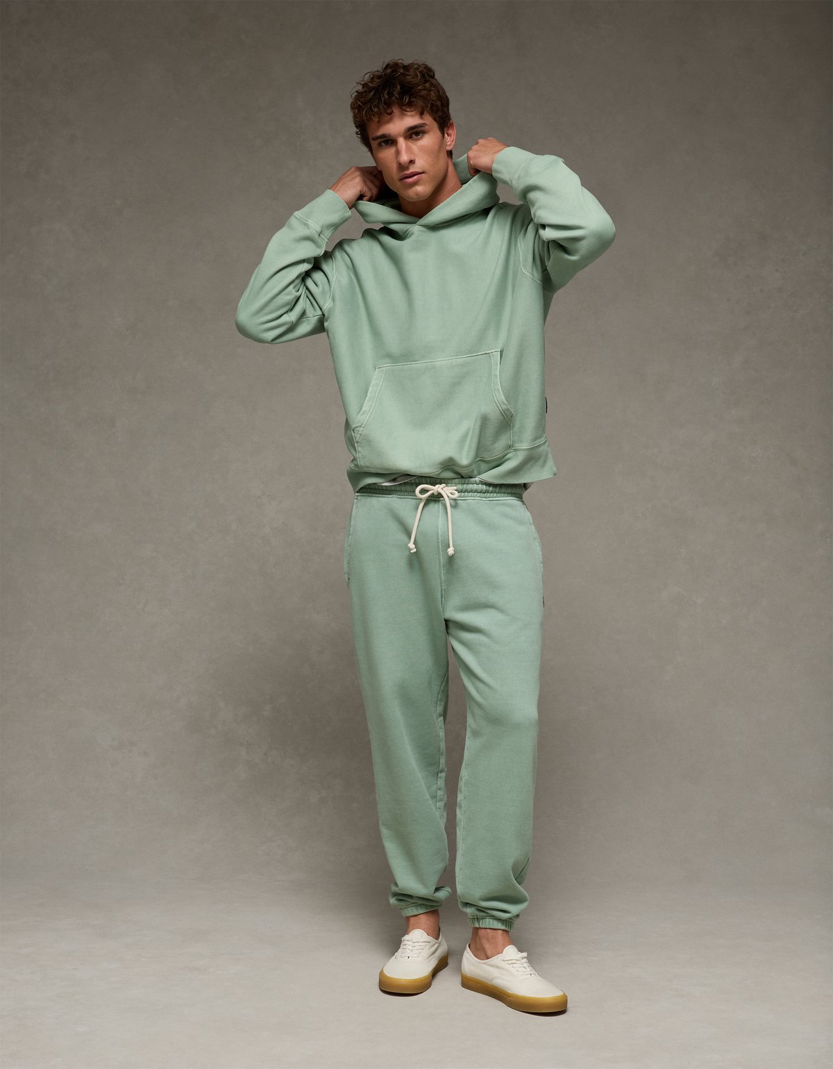 AE Laidback Luxe Heavyweight Hoodie - image 5