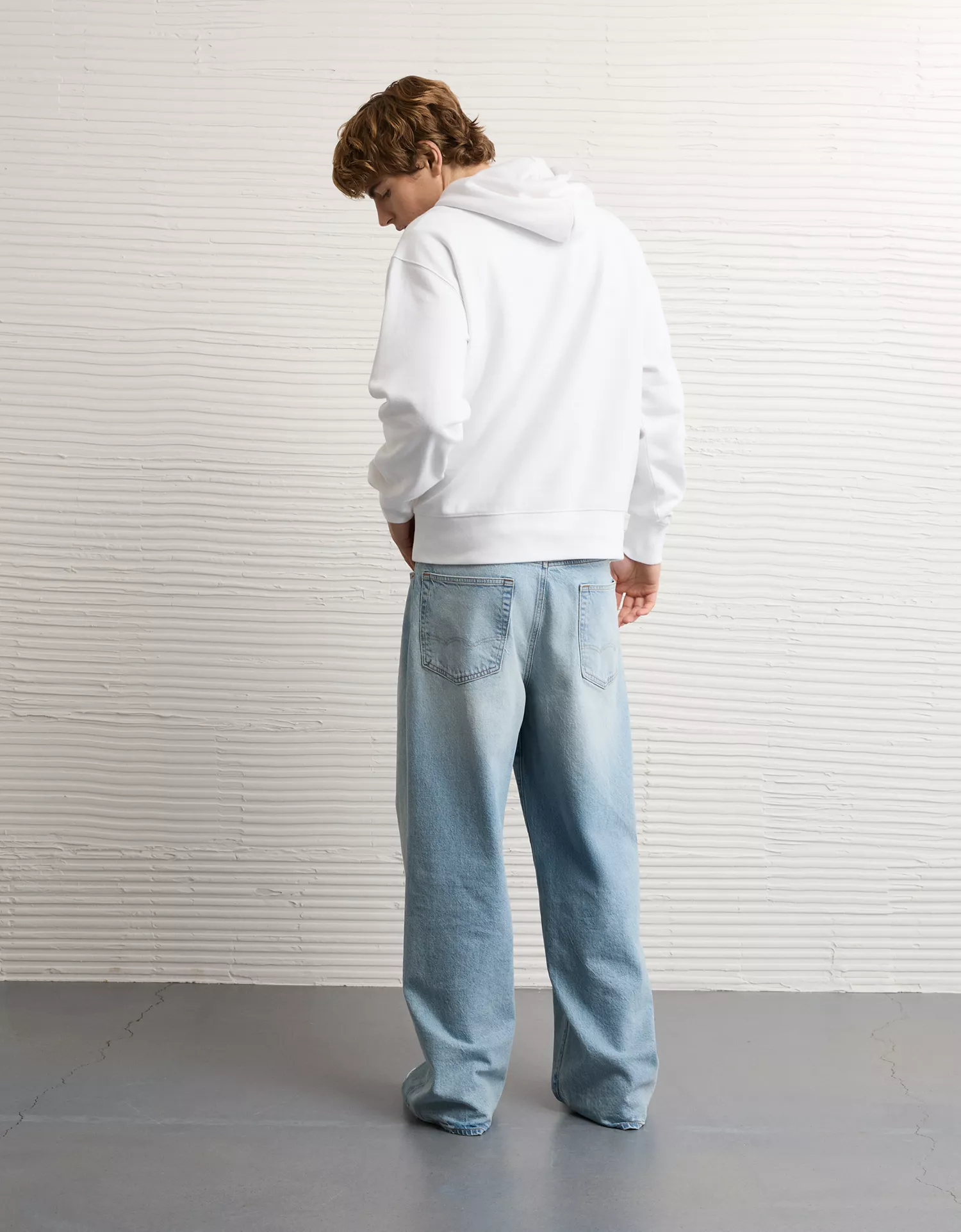 AE Laidback Luxe Heavyweight Hoodie - thumbnail 2
