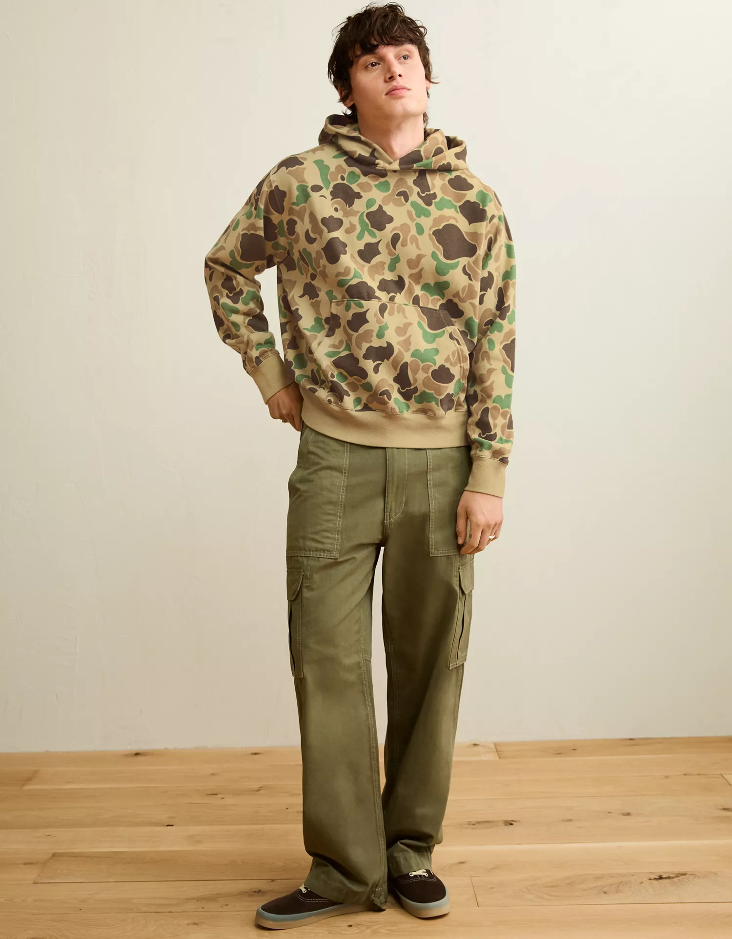 AE Laidback Luxe Heavyweight Hoodie - thumbnail 10