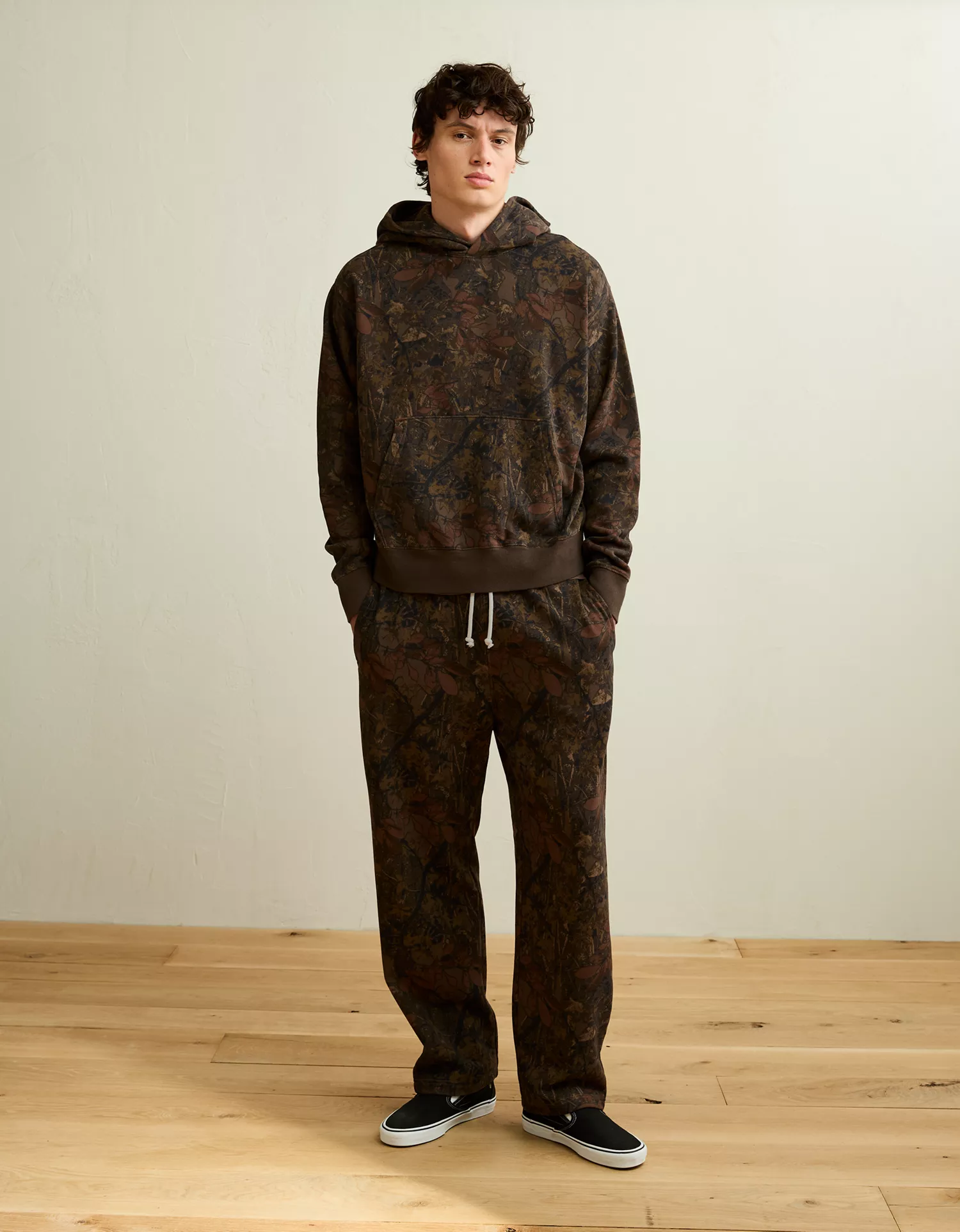 AE Laidback Luxe Heavyweight Hoodie - thumbnail 4