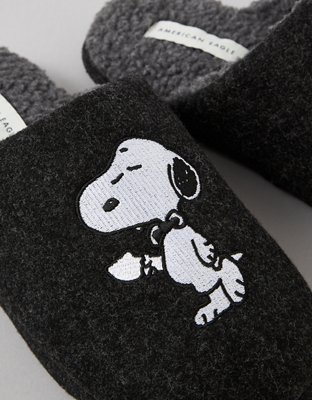 AE Snoopy Slipper