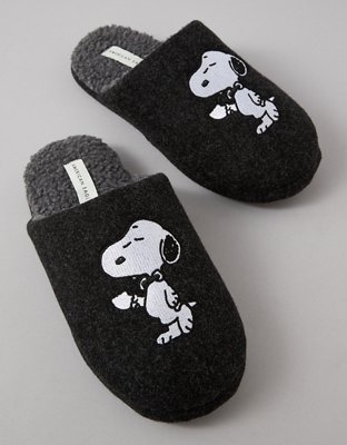 AE Snoopy Slipper