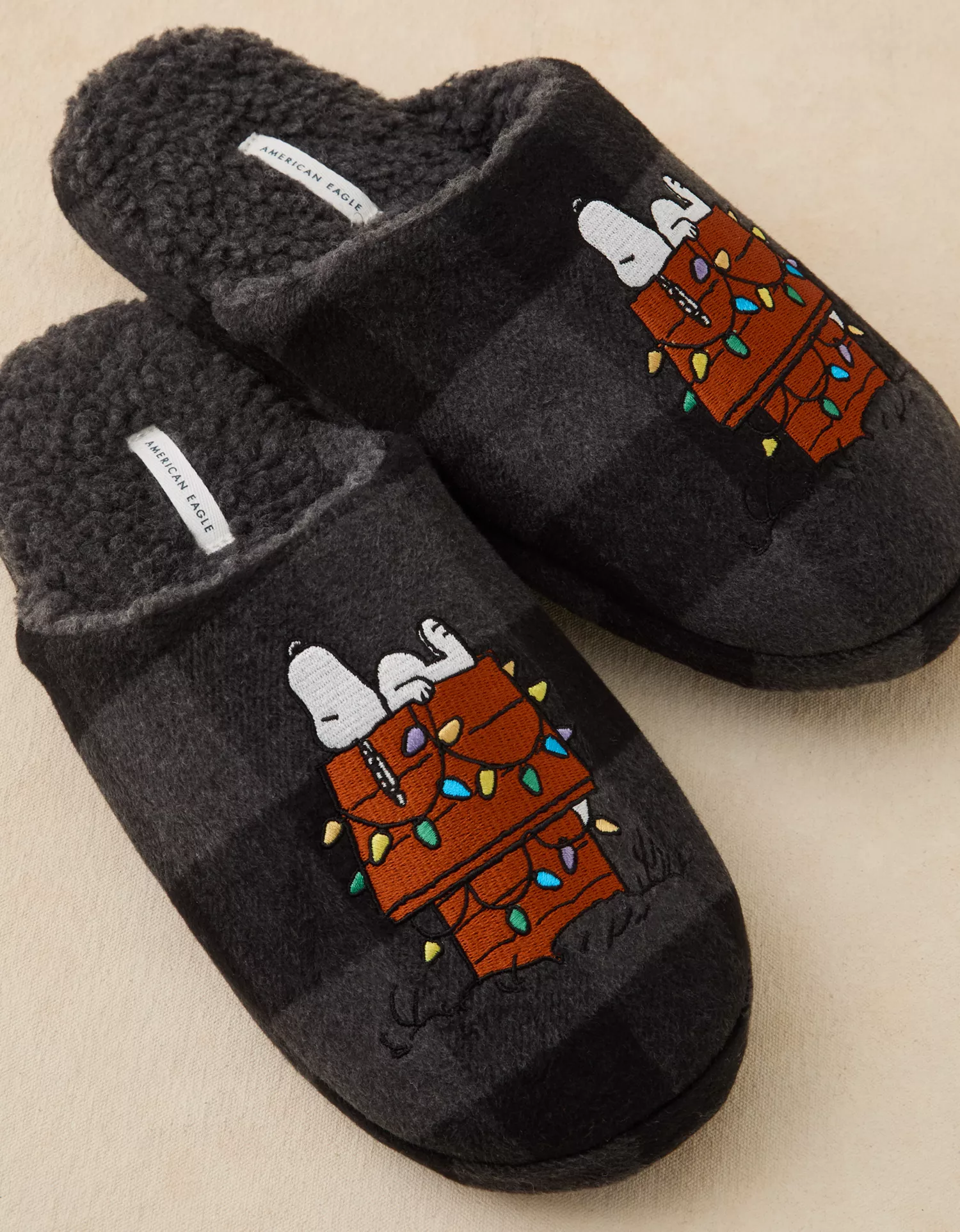AE Snoopy Slippers - thumbnail 3