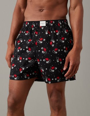 Boxer shorts with outlet pockets