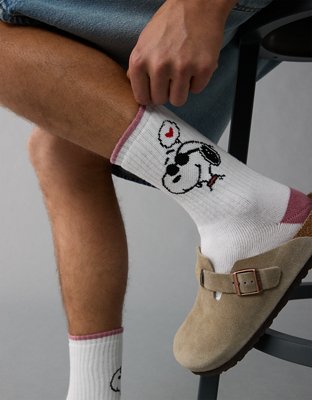 AE Snoopy Valentine's Day Crew Socks