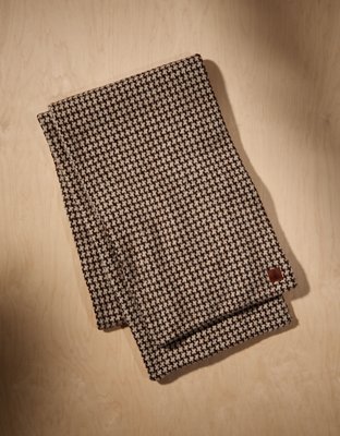 AE x Tru Kolors Knit Houndstooth Scarf