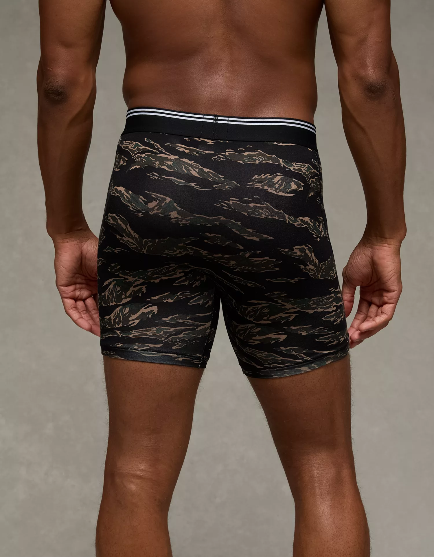 AEO Men's Camo 6" Ultra Soft Boxer Brief - thumbnail 2