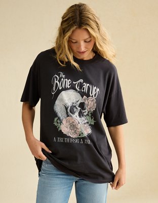 Женская футболка American Eagle AE Oversized A Court of Thorns and Roses Graphic, цвет: Выцветший чёрный — фото 1