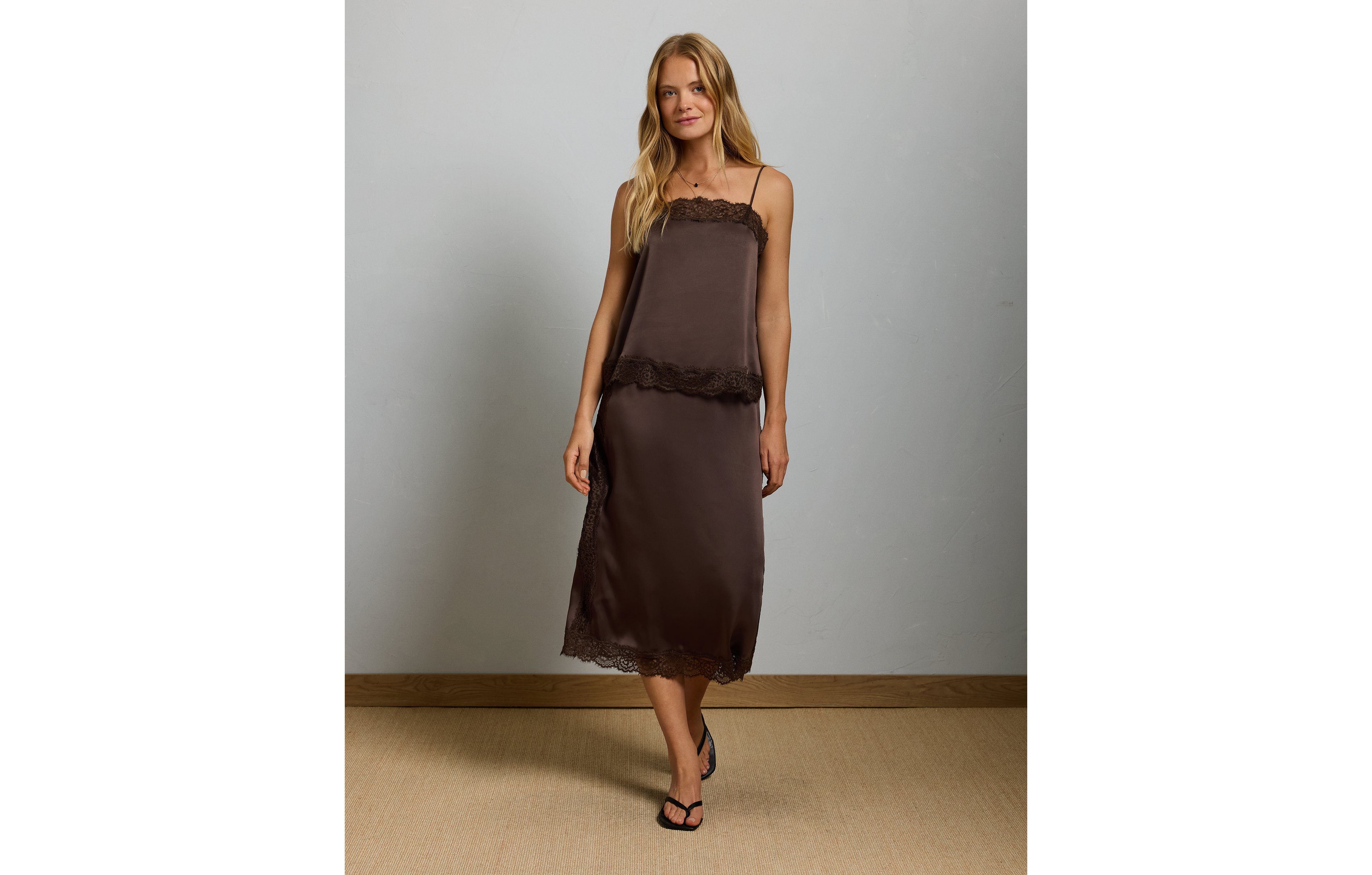 AE77 Slip Lace Skirt