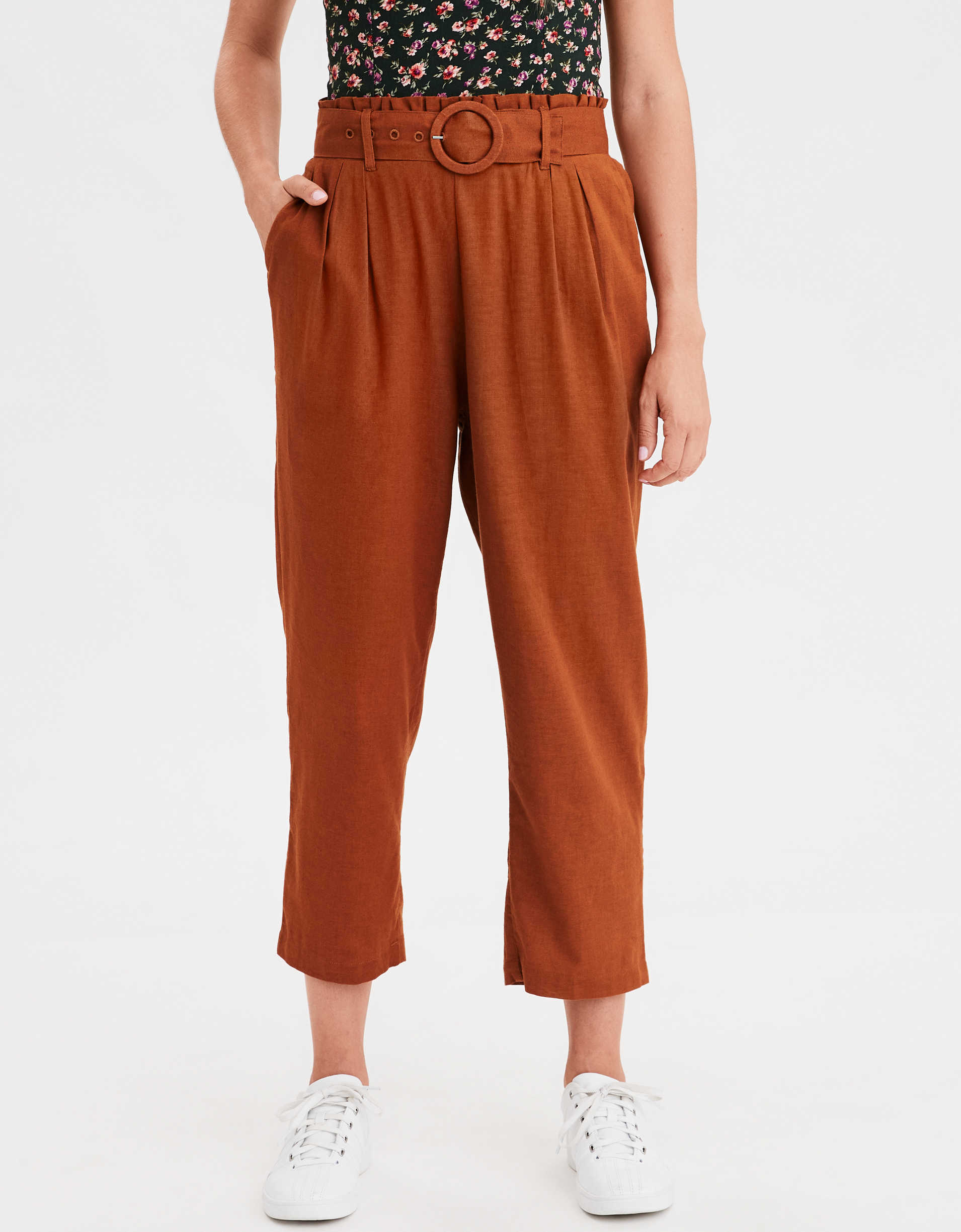 AE High-Waisted Tapered Leg Pant