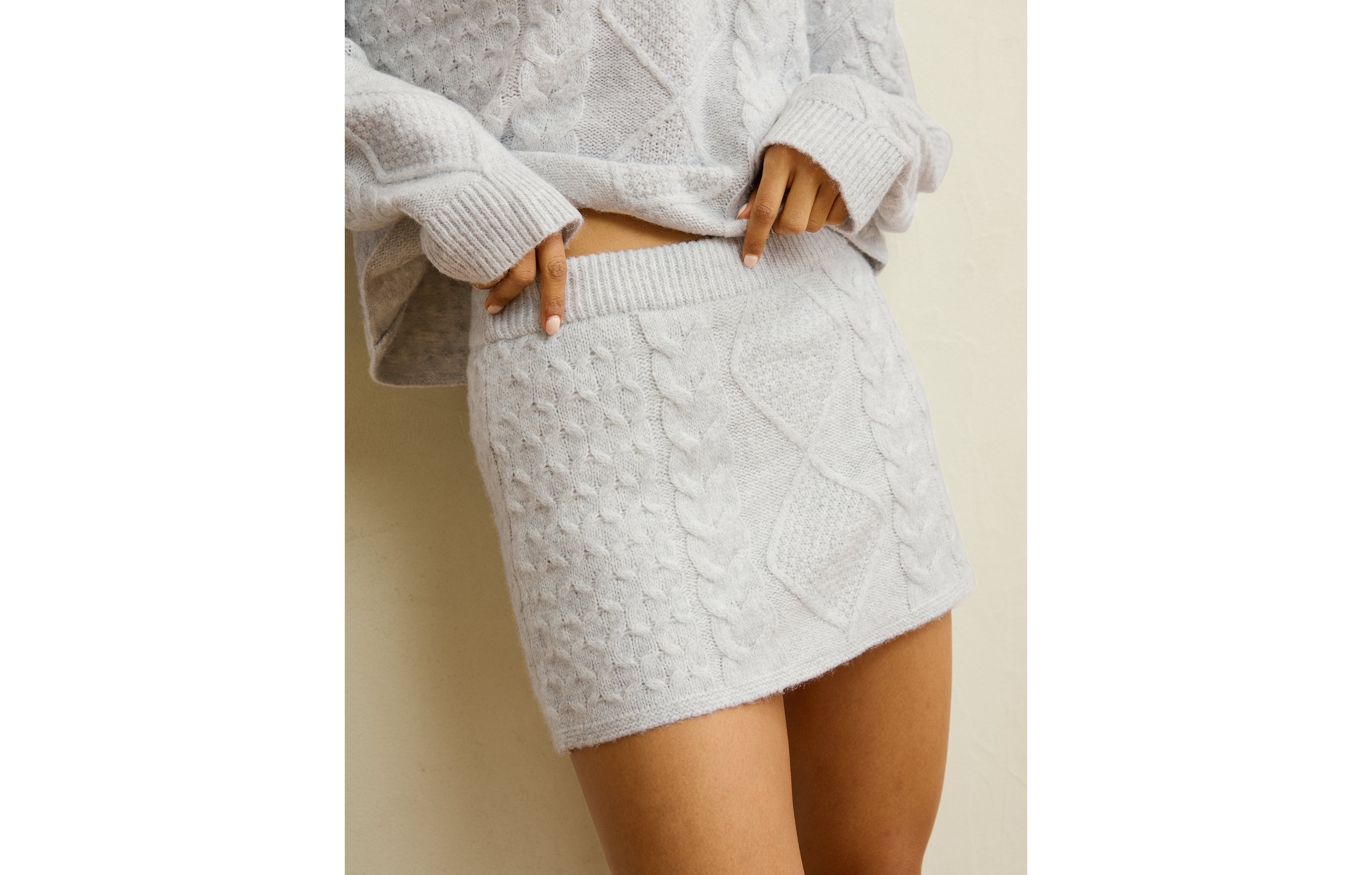 AE Low-Rise Sweater Micro Skirt