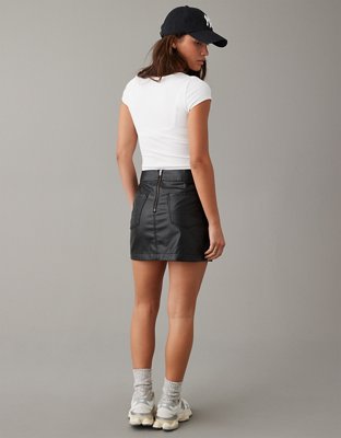 AE High-Waisted Baggy Vegan Leather Short