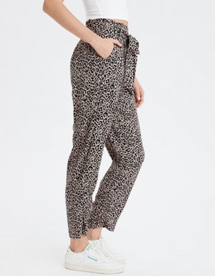 Женские брюки American Eagle AE High-Waisted Leopard Print Tapered Pant — фото 4