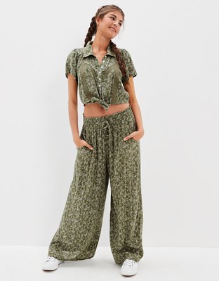 AE High-Waisted Wide Leg Smocked Pant
