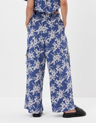 AE Super High-Waisted Cargo Wide-Leg Pant