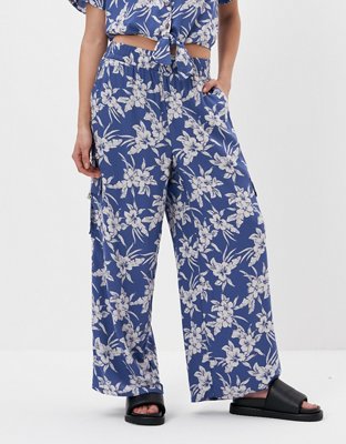 AE Super High-Waisted Cargo Wide-Leg Pant