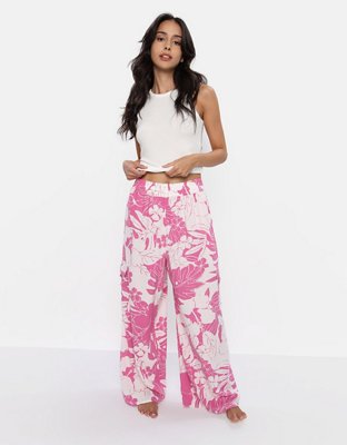 AE Super High-Waisted Cargo Wide-Leg Pant