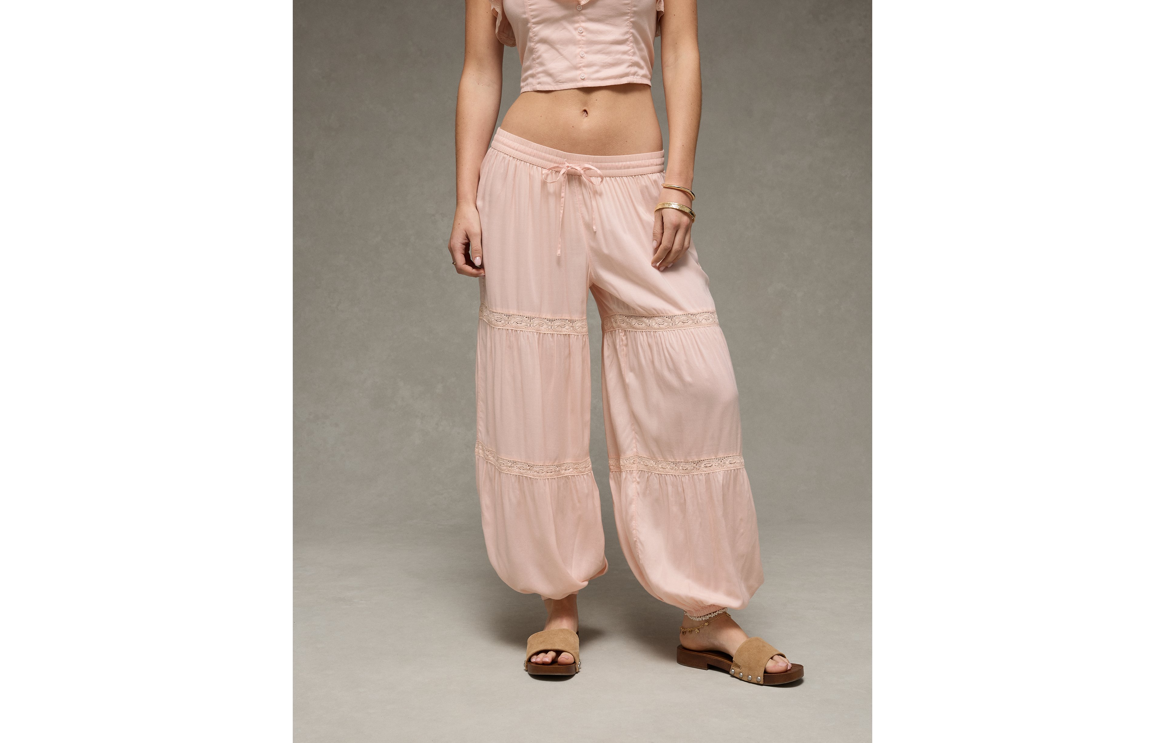 AE Low-Rise Lace Insert Jogger