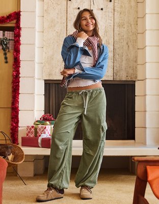 AE Low-Rise Cozy Corduroy Cargo Pant