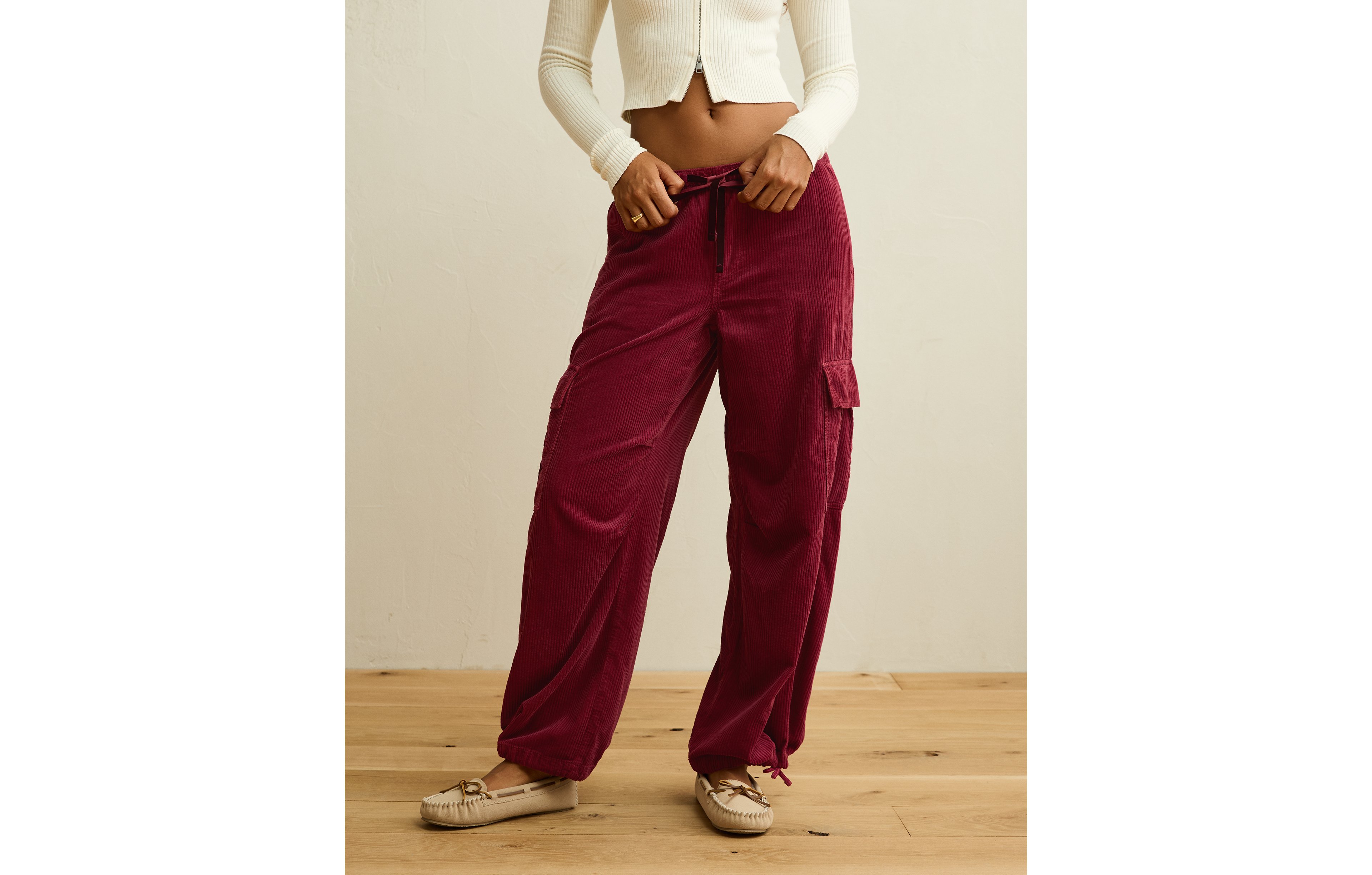 AE Low-Rise Cozy Corduroy Cargo Pant