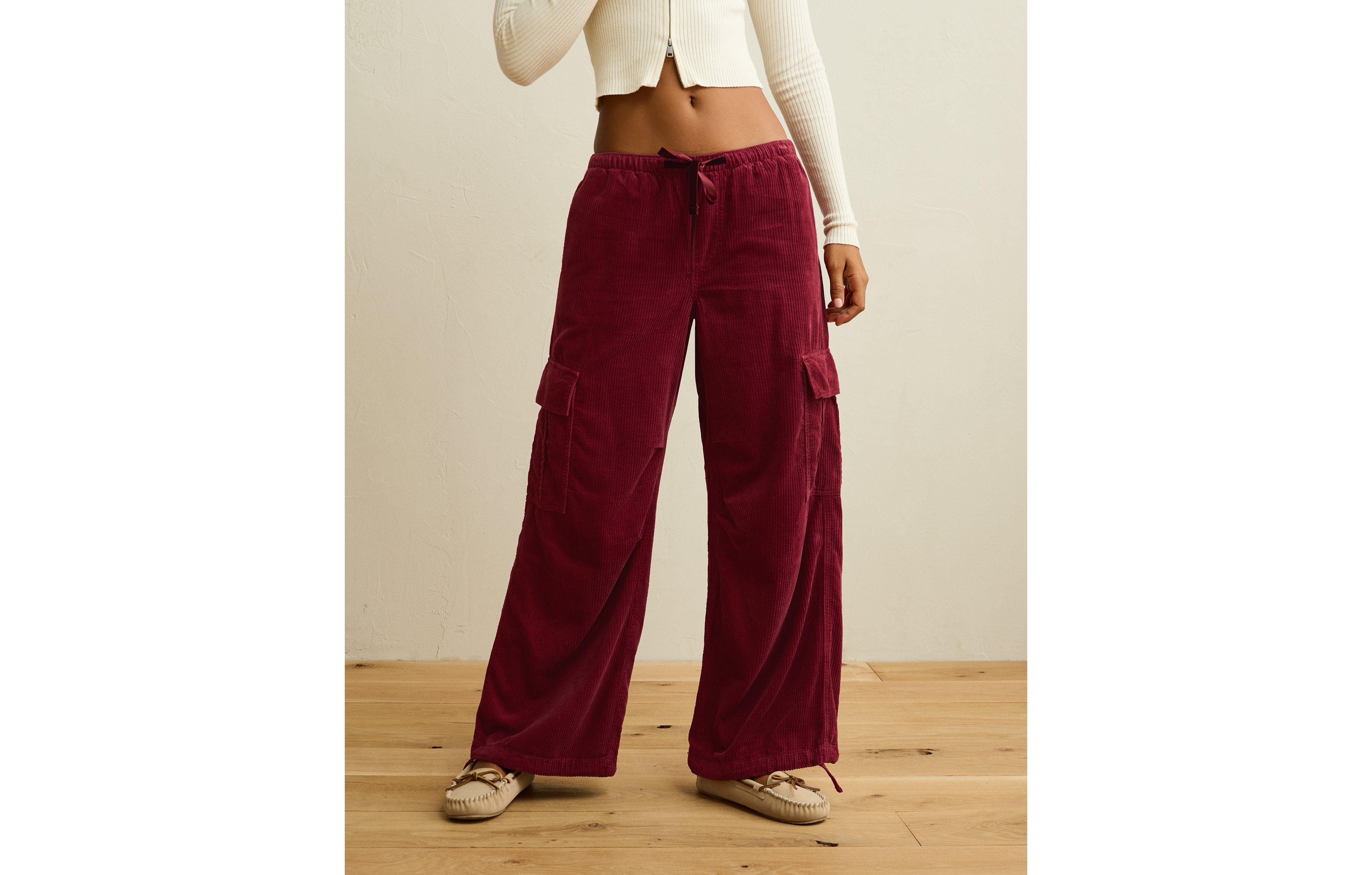 AE Low-Rise Cozy Corduroy Cargo Pant