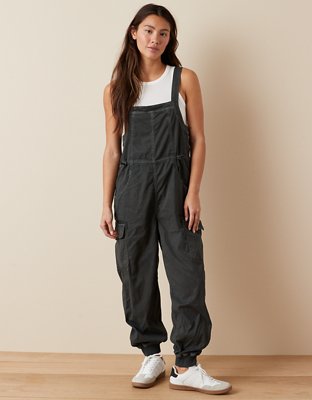 Ae hot sale tomgirl overalls