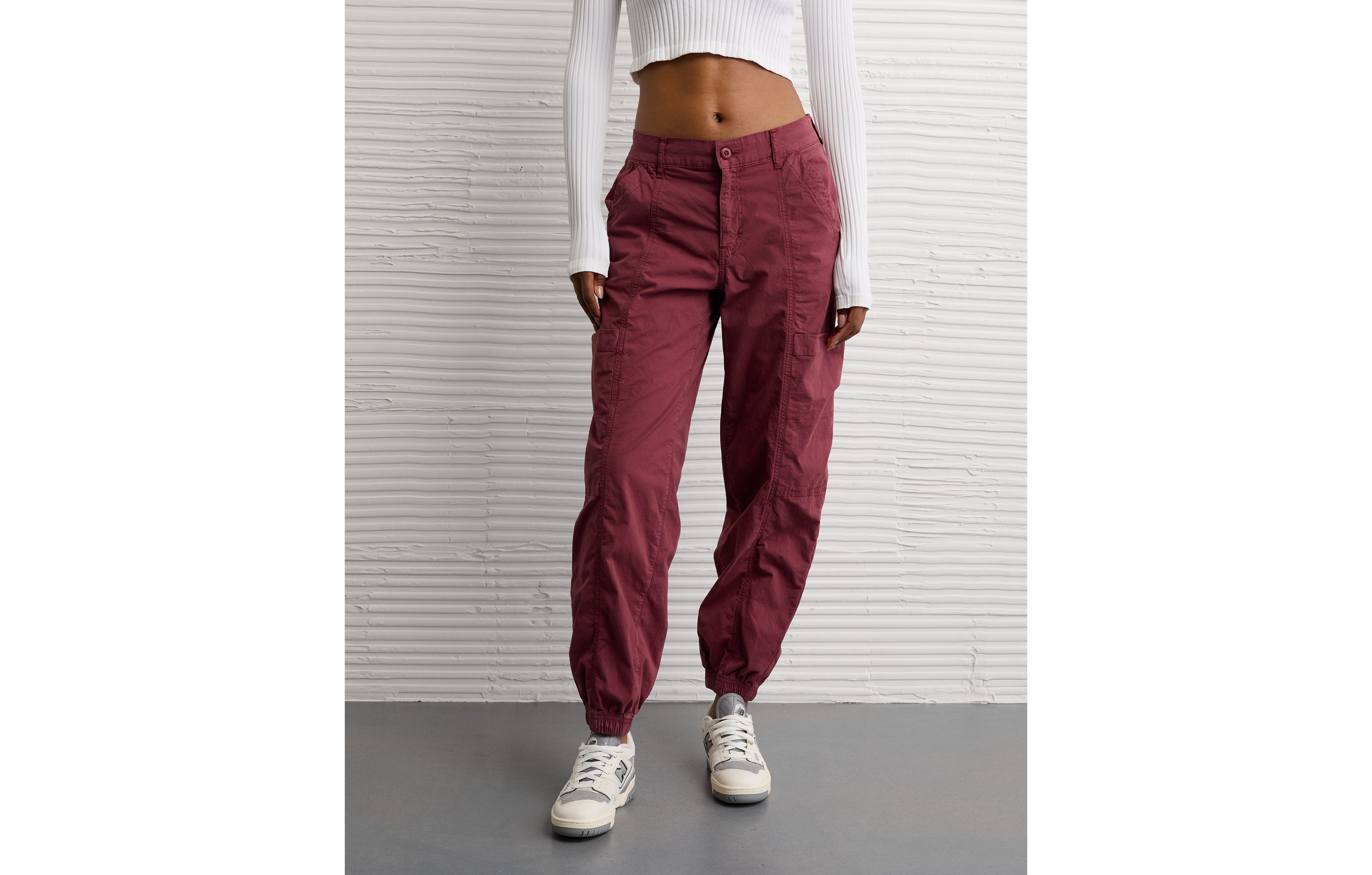 AE Snappy Stretch High-Waisted Baggy Cargo Jogger