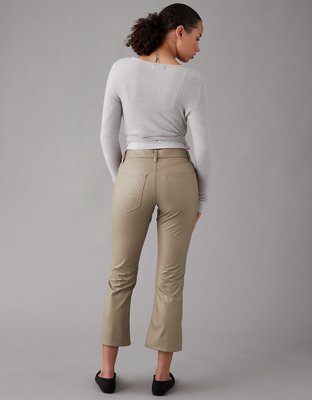 Женские брюки American Eagle AE Stretch High-Waisted Curvy Vegan Leather Kick Bootcut Crop Pant — фото 2