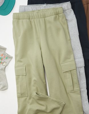 AE Fleece Wide-Leg Sweatpant