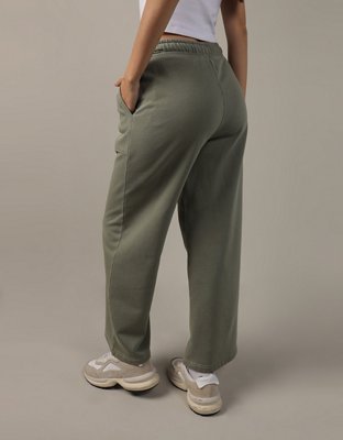 AE Wide-Leg Sweatpant