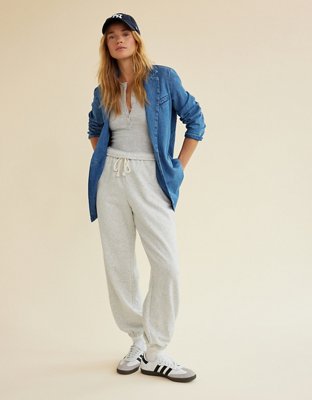 AE High-Waisted Baggy Wide-Leg Sweatpant