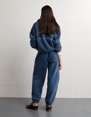 AE High-Waisted Sherpa Jogger Pant