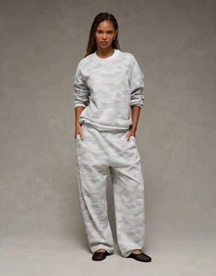 AE Everyday Luxe Barrel Sweatpant