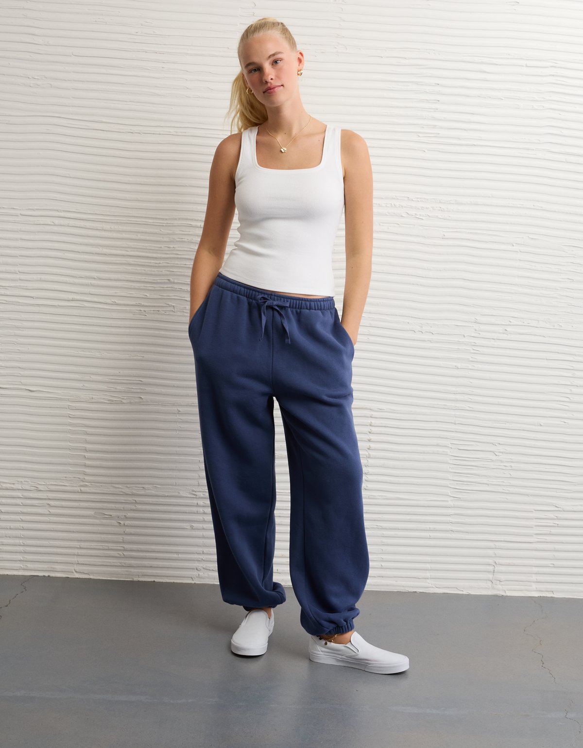 AE Everyday Luxe Sweatpant - image 5