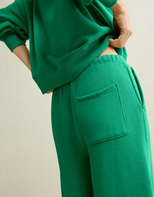 AE Campus Low-Rise Wide-Leg Sweatpant