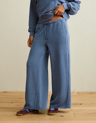 AE Campus Low-Rise Wide-Leg Sweatpant