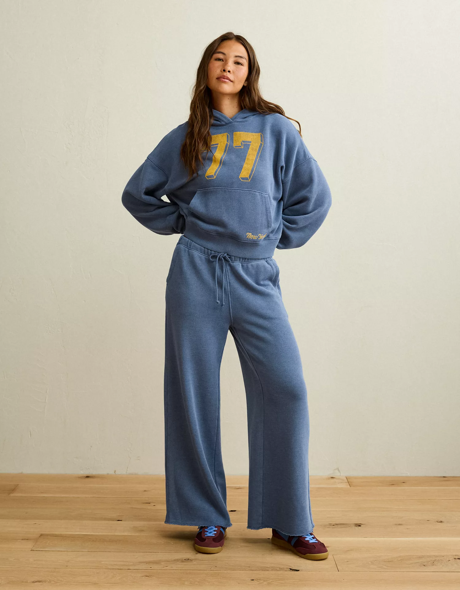 AE Campus Low-Rise Wide-Leg Sweatpant - thumbnail 2