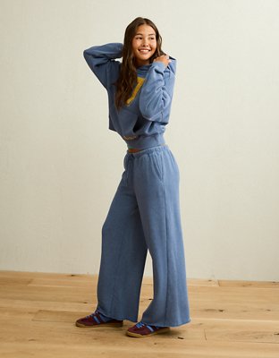 AE Campus Low-Rise Wide-Leg Sweatpant