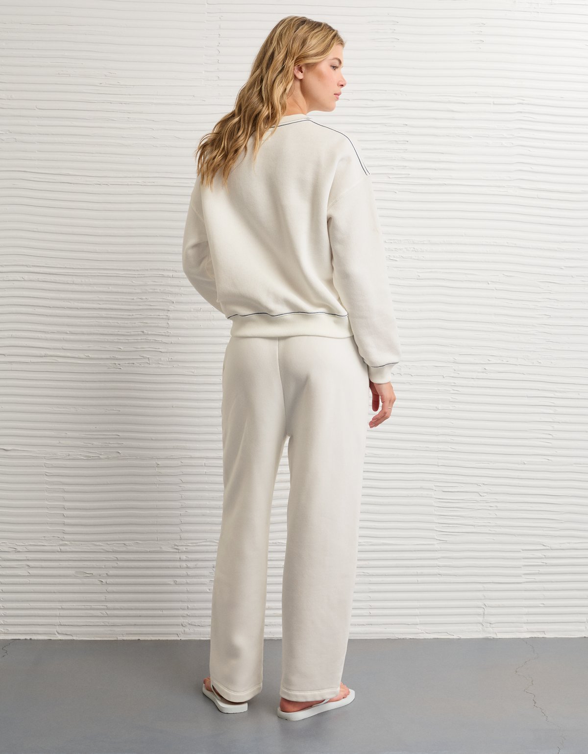 AE Everyday Luxe Barrel Sweatpant - image 2