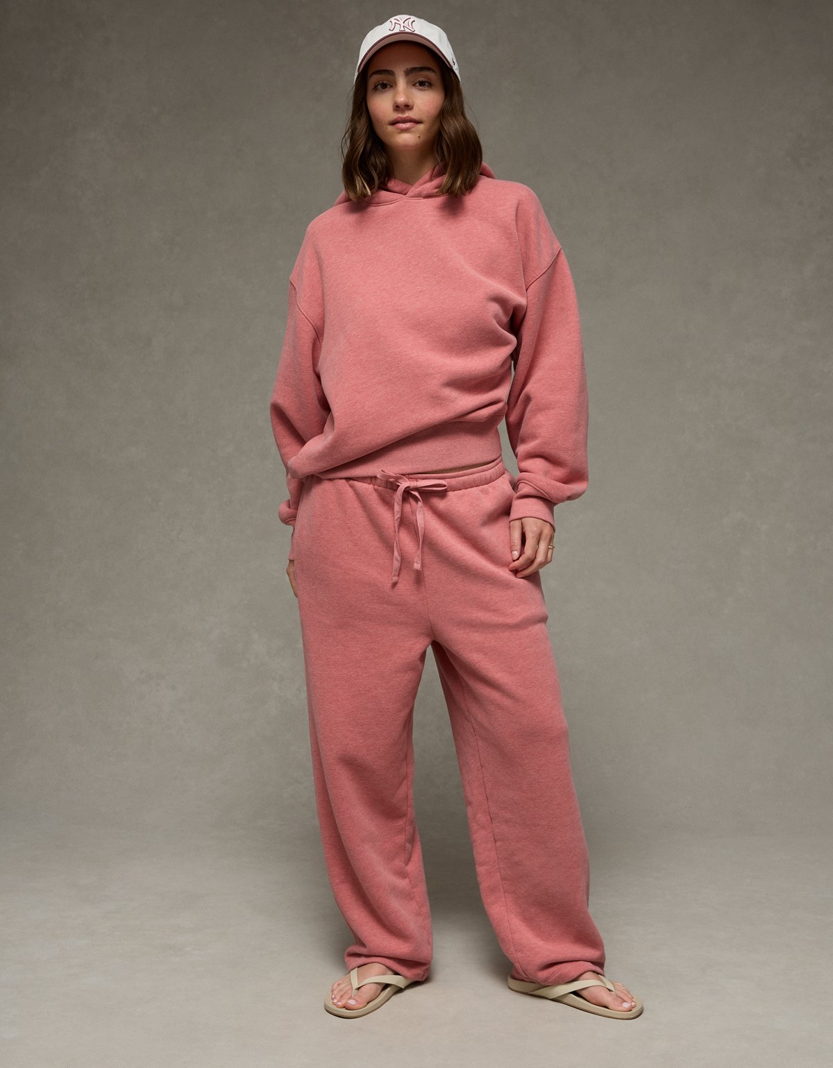 AE Everyday Luxe Barrel Sweatpant - image 5