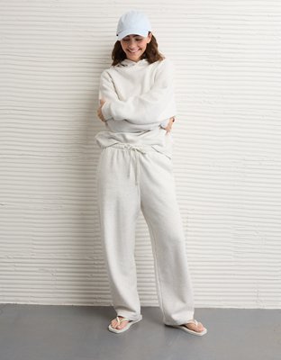 AE Everyday Luxe Barrel Sweatpant