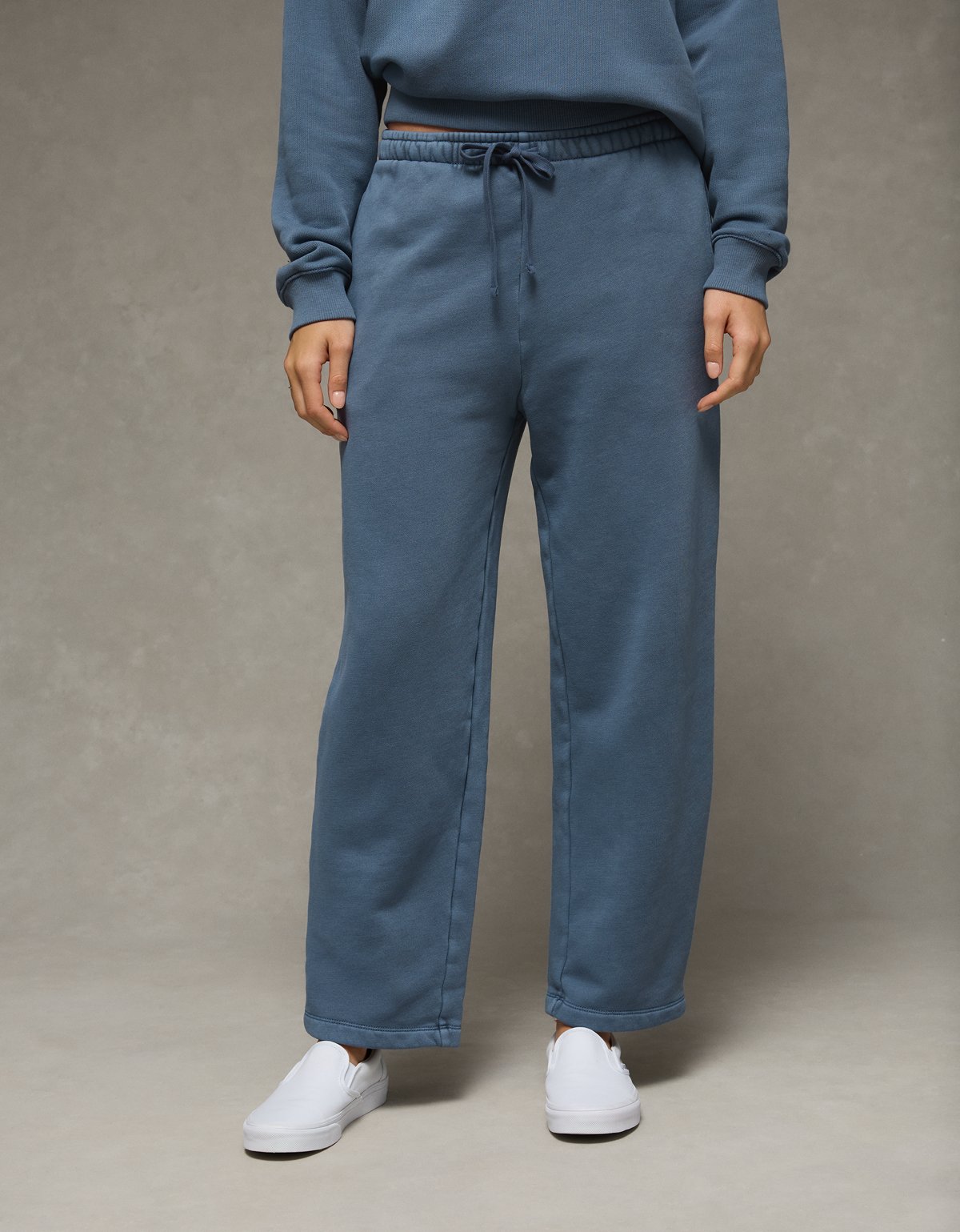 AE Everyday Luxe Barrel Sweatpant - image 5